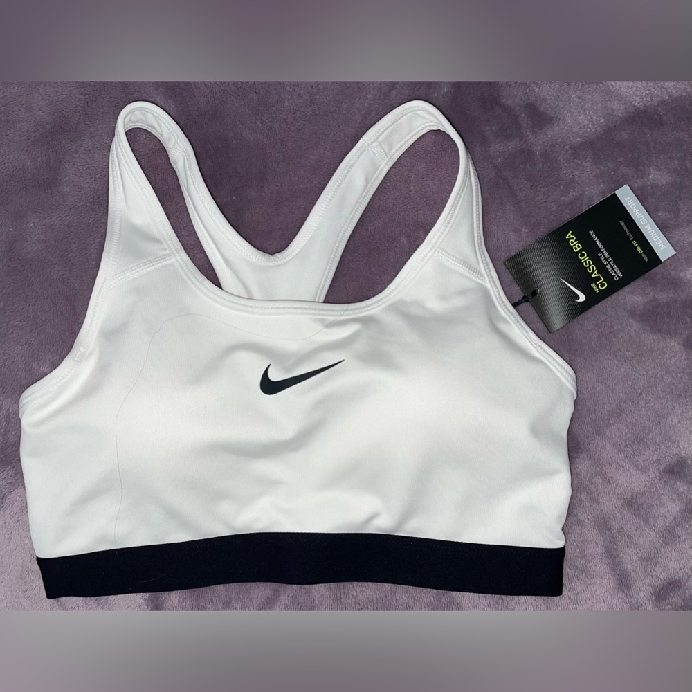 NWT - Nike White Classic Medium Support Sports Bra - Size: M